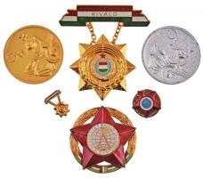 ~1960-1980. 4db klf kitüntetés: "BKV Hűségérem" arany és ezüst fokozatok, "A Térképészet Kiváló Dolgozója" (2xklf) zománcozott jelvények miniatűrrel eredeti dísztokokban T:2