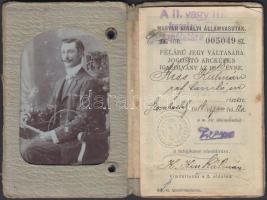 1918-1925 A magyar királyi államvasutak félárú jegy váltására jogosító egészalakos fényképes, kitöltött igazolványa, a trianoni békediktátum utáni, folytatólagos bejegyzésekkel, viseltes állapotban