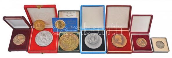 9db-os külföldi emlékérem tétel, legtöbb dísztokban, benne USA, Németország, Csehország, Szlovákia, ...