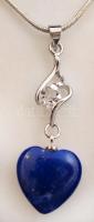 Szív alakú lápisz lazuli függőkkel díszített fülbevalópár nyaklánccal, h: 40 cm