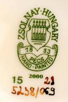 Zsolnay virág mintás váza, kézzel festett, jelzett, hibátlan, m: 11 cm