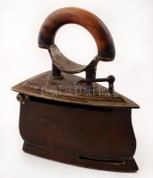 Régi vasaló, réz, 20x25x12cm