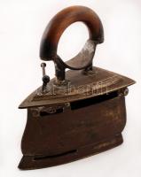 Régi vasaló, réz, 20x25x12cm