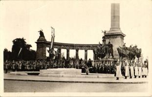 Budapest XIV. A világháborúban elesett ismeretlen hősök emlékköve, avatási ünnepség