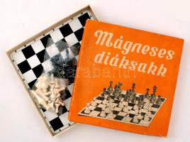 Mágneses retró diáksakk, eredeti dobozában, 20×20 cm