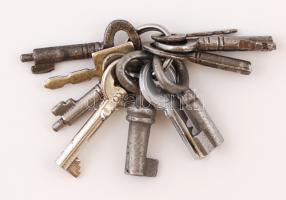 Különféle minikulcsok, 10db