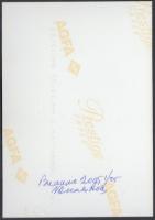 2005 Bp., Király Béla(1912-2009) vezérezredes aláírása az őt ábrázoló fotó hátoldalán