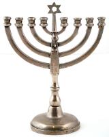 Fém hanukija (hanukai menóra), m: 22,5 cm, utólag pótolt ezüst (Ag.) szolgagyertya-tartóval, jelzés nélkül, nettó 5 g