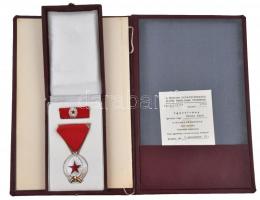1977. "Munka Érdemrend" ezüst fokozatát adományozó okirat és igazolvány + 1985. "Munk...