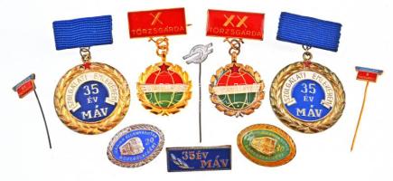 8db vegyes szocialista vasutas jelvény, közte ~1960-1970. "Utasellátó Törzsgárda" 10 és 20 év után, zománcozott fém jelvények kitűzővel együtt T:2