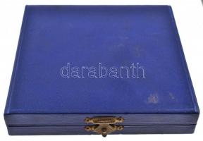 Duray Tibor (1912-1988) 1950. "Film" Br emlékplakett nem hozzávaló tokban (50mm) T:2-