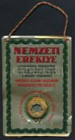 cca 1920 Nemzeti Ereklye Bizottság: "Ércbulla" Nagy-Magyarország vármegyéiből származó földet tartalmazó rézszelencével. "NEMZETI EREKLYE - HATVANHÁROM VÁRMEGYÉNK VÉRREL, VEREJTÉKKEL ÁZTATOTT FÖLDJÉBŐL, HŰSÉGGEL ŐRIZZÜK E NÉHÁNY PORSZEMET. - 100 ÉVES JUSSUNK, IGAZSÁGUNK MEGSZENTELT PECSÉTJE EZ. - EZ A FÖLD, MELYEN ANNYISZOR APÁID VÉRE FOLYT."