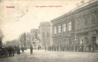 Komárom, Tiszti pavillon a sétatéri bejáróval, üzletek / officers pavilion, shops