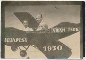 1950 Korabeli budapesti vidámparki repülős fotó, 6,5x9,5cm