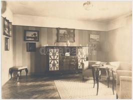 cca 1930 Polgári lakás szalonja, 17x23 cm