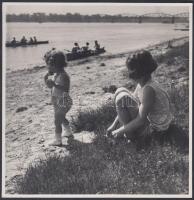 cca 1937 Reich Péter Cornel: Budapest, Római part, jelzés nélküli fotó a szerző hagyatékából, 18x17 cm