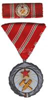 1954. "Munka Érdemérem" zománcozott Br kitüntetés mellszalagon, szalagsávval és miniatűrrel, eredeti dísztokban T:1-,2