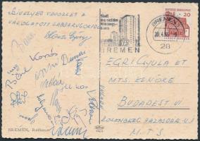 1966 Válogatott labdarúgó csapat (Orbán, Baka, Dunai, Bene, Honti, stb.) aláírása Brémából egy Egri Gyula MTS elnöknek címzett képeslapon