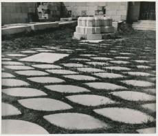 cca 1965 Az egri vár rekonstrukciója, 8 db felvételből álló várostörténeti képsorozat, 15x18 cm