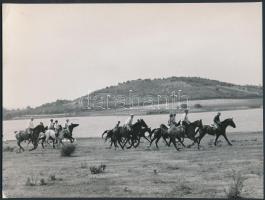 1968 Tihany, lovas turizmus a tihanyi belső tónál, 18x24 cm