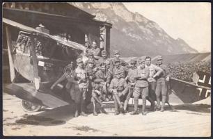 1918 Bosznia, Perzsine Osztrák-Magyar UCI H230 (161.58) vadászrepülő és személyzete / Bosnia Prsine Austro Hungarian military plane photo postcard