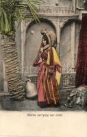 Native carrying her child, folklore, Egyiptomi nő gyermekével.