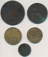 Nagy-Britannia 1875. 1p Br + 1901. 1/2p Br + 2db sárgaréz játék zseton Viktória korából + Ión-sziget...