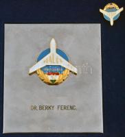 ~1980. "MALÉV Törzsgárda" 30 év után járó névre szóló fém plakett tokban, zománcozott fém jelvénnyel (104x90mm) T:2