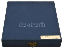 ~1980. "MALÉV Törzsgárda" 30 év után járó névre szóló fém plakett tokban, zománcozott fém ...