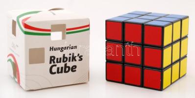 3×3-as Rubik-kocka, a magyar EU-elnökség alkalmából kiállított díszdobozban