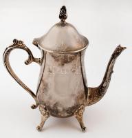 Dekoratív, virágmotívumokkal díszített fém kiöntő, jelzés nélkül, m: 23 cm