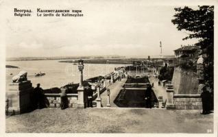 Belgrade, Kalemegdan Park (small tear)