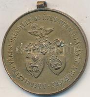 1923. "A Debreczeni Városi Dalegylet 60 éves fennállásának emlékére / Éljen az ének éljen a dal benne öröm van és diadal" Br jelvény mellszalag nélkül. Szign.: Gy.L. (33mm) T:2