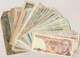 30db-os vegyes külföldi bankjegy tétel, közte Csehszlovákia, Görögország, Franciaország, Német Birodalom T:vegyes 30pcs of various banknotes, including Czechoslovakia, Greece, France, German Empire C:mixed