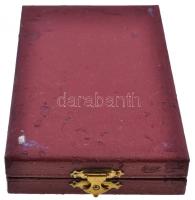 1985. "Munka Érdemrend" arany fokozata, aranyozott, zománcozott Br kitüntetés mellszalagon...