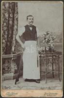 cca 1900 Nagybecskerek Gizella part, Oldal János fotója: Henteslegény, keményhátú kabinetfotó,16x11cm