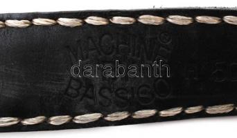 Machine by Bassico márkájú bőröv fém rátétekkel, jó állapotban, h: 105 cm