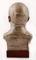 1975 N. Baganov jelzéssel: Lenin, fém büszt fa talapzaton, m: 26 cm