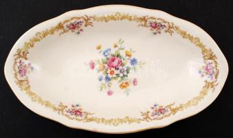 Hutschenreuter porcelán lapos tányér, 6 db, d: 25,5 cm; 1 db szószos tál, 25,5x14,5 cm, kis kopásnyo...