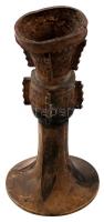 Dekoratív, azték(?) motívumokkal gazdagon díszített réz gyertyatartó, enyhe deformációval, m: 21 cm