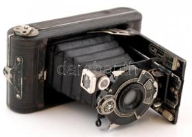 Kodak Vest Pocket Series III fényképezőgép eredeti bőr tokjában, közepes állapotban, 12,5×6,5 cm