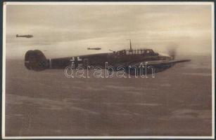cca 1938 Német(náci) katonai repülőgépek, hátoldalán "Europas Einheitsfront Gegen den Bolschewismus" pecséttel, nyomtatvány, 14x9 cm / cca 1938 Nazi military airplanes, with stamp on the verso(Europas Einheitsfront Gegen den Bolschewismus), 14x9 cm