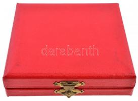 Franciaország DN Fehér, máltai kereszt kitüntetés mellszalagon, jelzett Ag (48mm) T:2,2- karcolt hát...