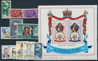 Flag; coat of arms motive 1974-1997 5 sets + 5 blocks + 14 individual values, Zászló; címer motívum 1974-1997 5 klf sor + 5 klf blokk + 14 klf önálló érték 3 db stecklapon