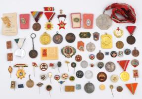 ~1930-1980. 62db-os vegyes magyar jelvény, kitüntetés és díjérem tétel jobb darabokkal T:vegyes