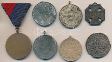 7db-os magyar militária tétel, benne "Erdélyi Emlékérem", "Délvidéki Emlékérem",...
