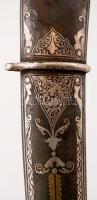 Indiai dísztőr, ezüst díszítéssel, lófejes markolattal, h:36 cm
