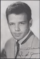 Renato Salvatori (1933-1988)) olasz színész eredeti aláírása egy őt ábrázoló fotólapon, 15x10cm/ Renato Salvatori (1933-1988)) Italian actor original signature on a pagephoto, 15x10cm