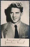 Jean-Pierre Aumont (1911-2001)francia színész eredeti aláírása egy őt ábrázoló fotólapon, 14x9cm / Jean-Pierre Aumont (1911-2001) french actor original signature on a photopage, 14x9cm