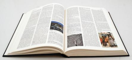 Britannica Hungarica Nagylexikon 1-20. kötet. Bp., KOssuth kiadó. Díszkiadás egész műbőr kötésben, a...